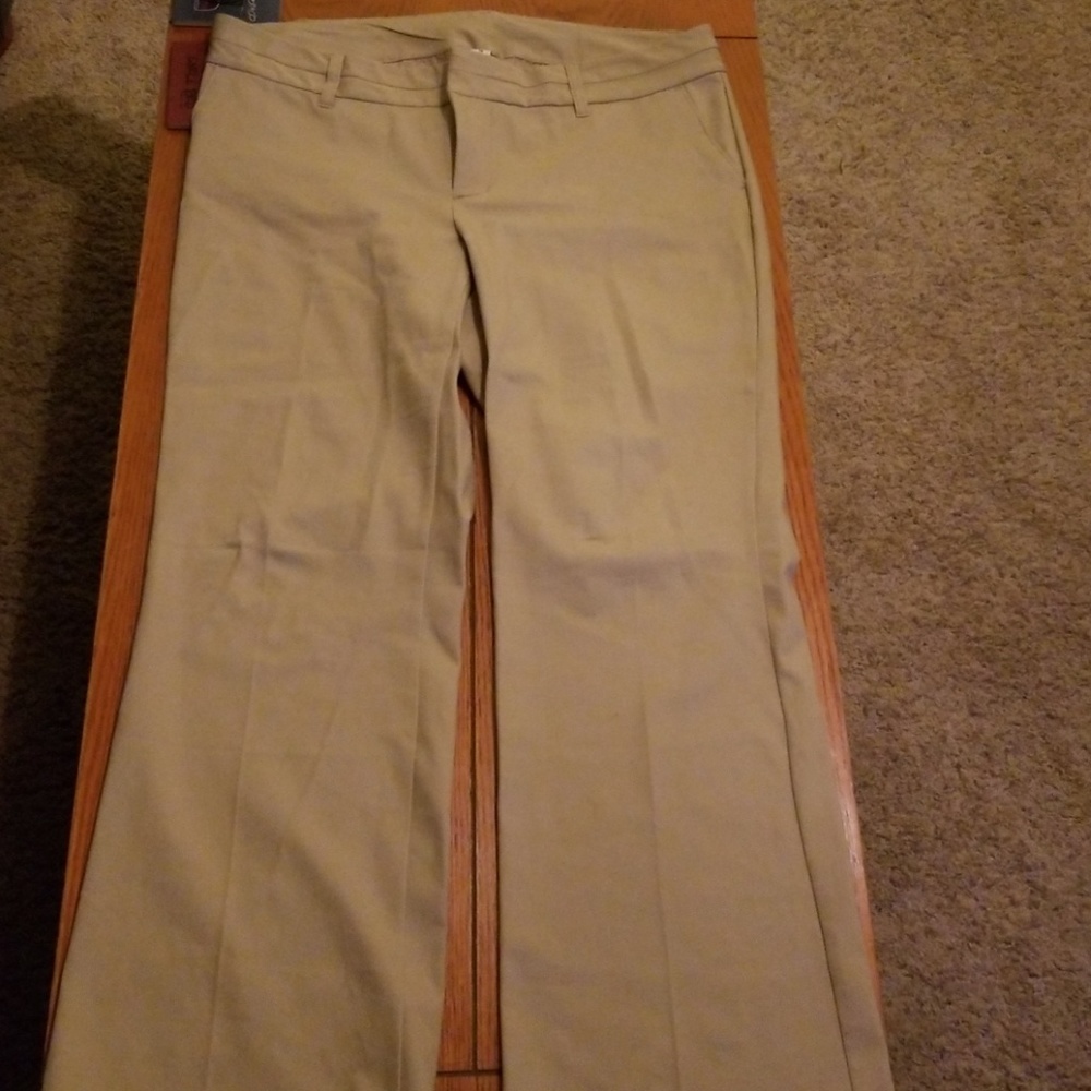 Plus size 18 Old Navy Khaki dress jeans/pants
